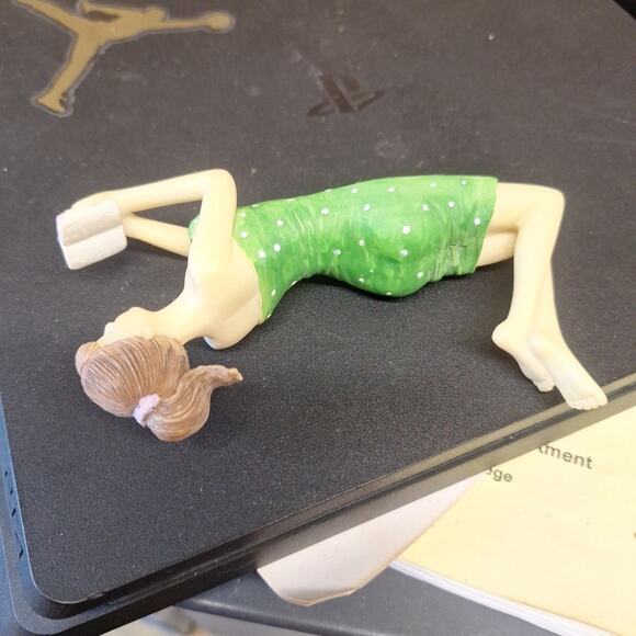 WMG 2010 Vintage Style Bathing Beauty Figurine Green Swimsuit Shelf Sitter - Picture 4 of 5